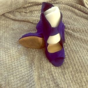 Suede Royal Blue Gianni Bini size 10